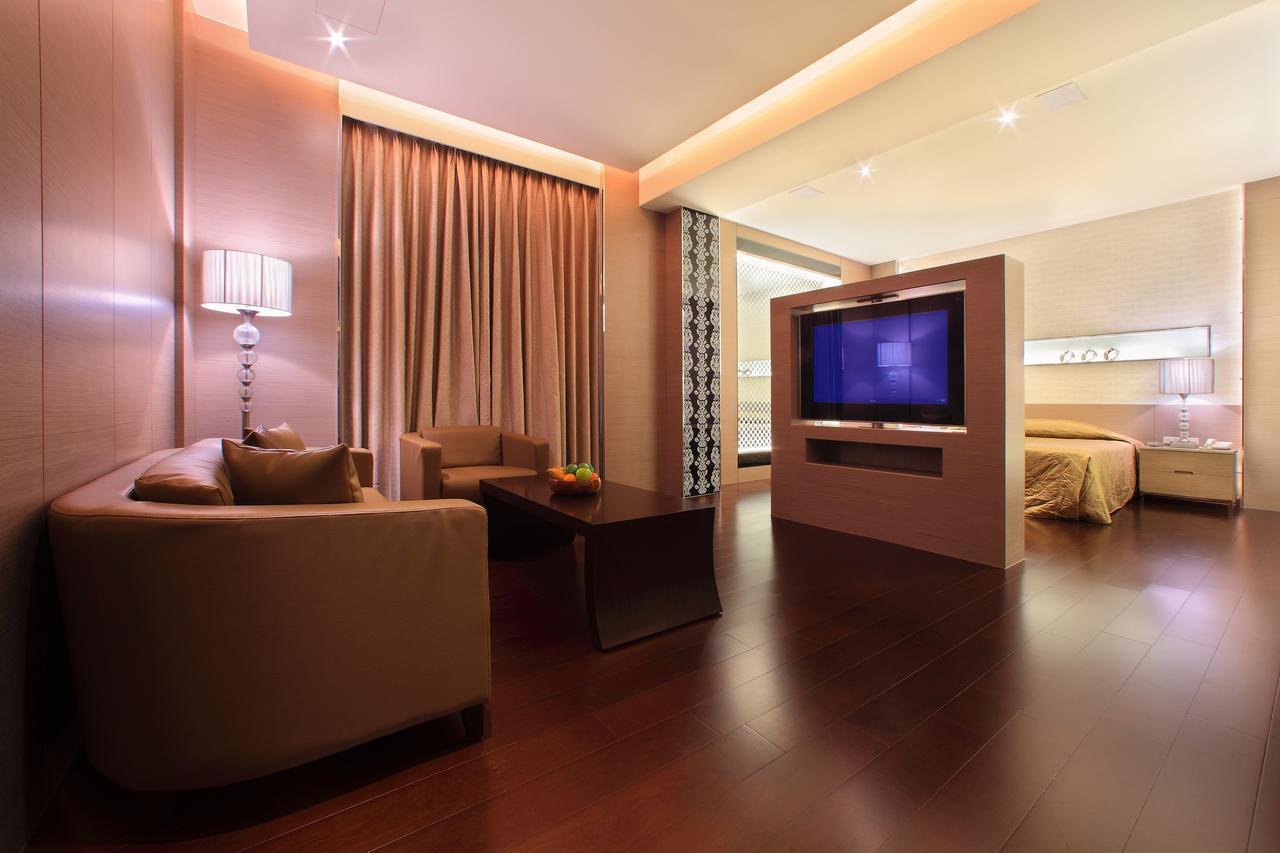 Spring Hotel Đài Trung Ngoại thất bức ảnh
